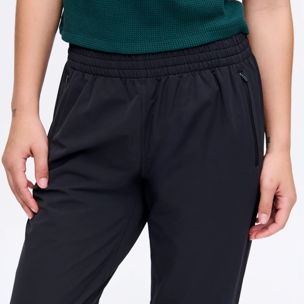 Outdoor Voices Rec Trek 26” Black Elastic Waist Pants size Small